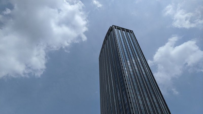 一家研究機構置地廣場仰角外觀