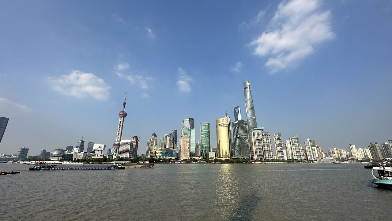 china（上海陸家嘴實景代表中國）