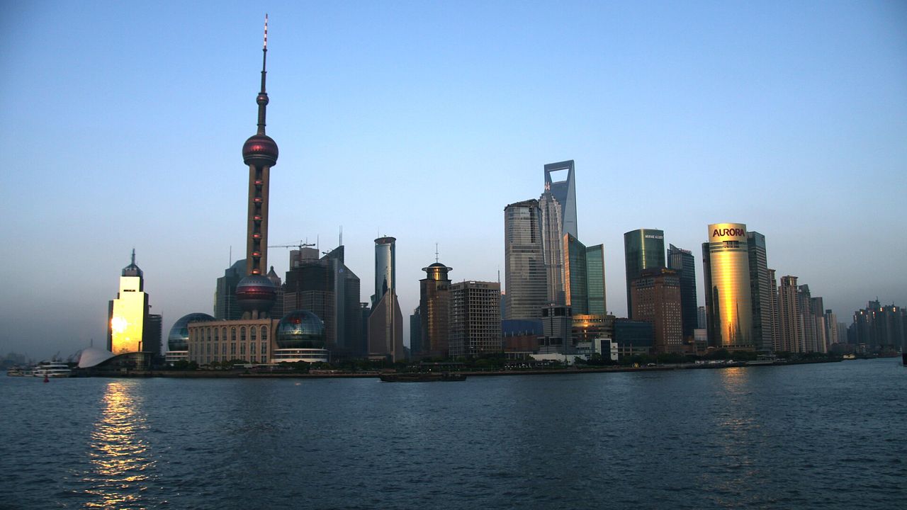 china(中国上海浦东天际线实景)