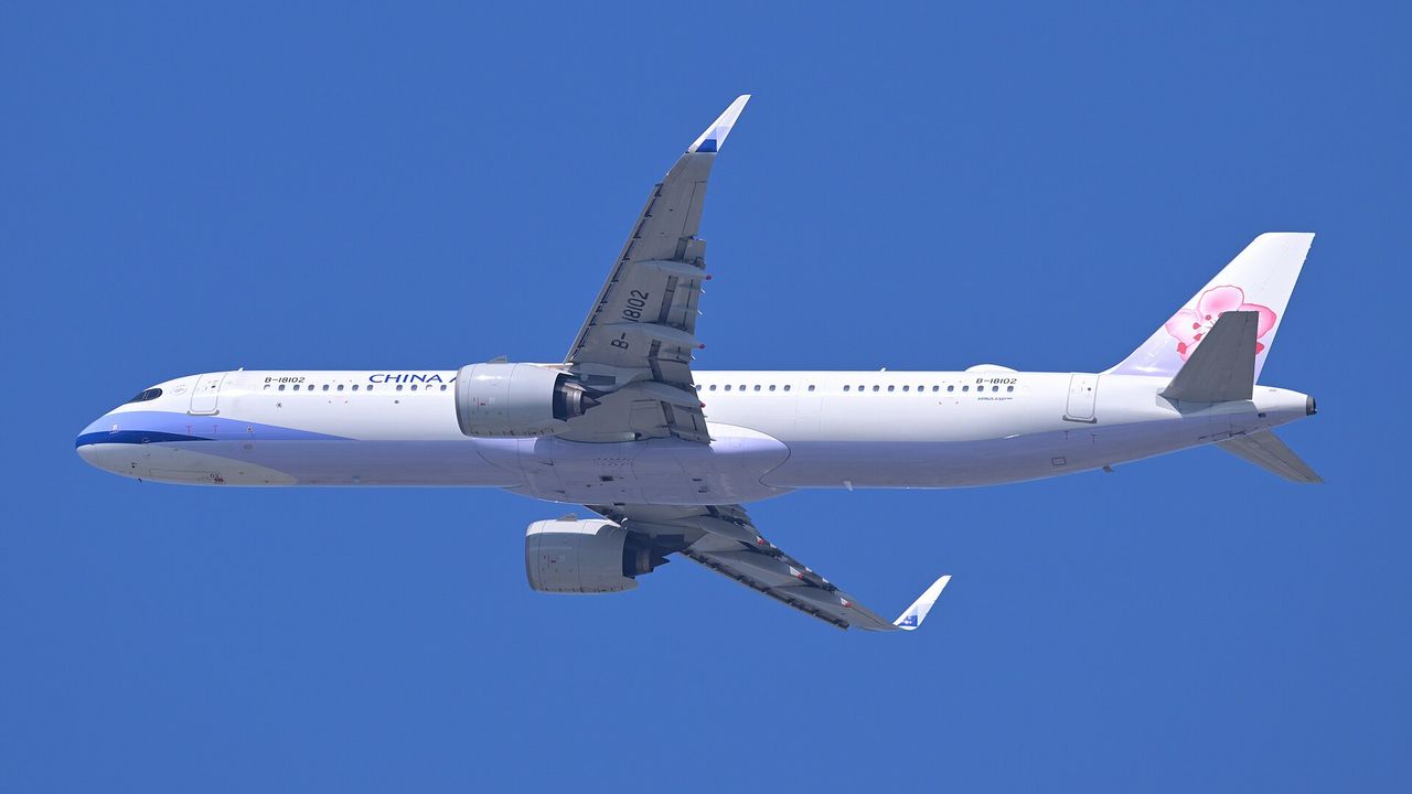 自桃園起飛的中華航空客機