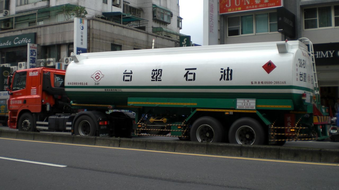 台塑石油油罐车