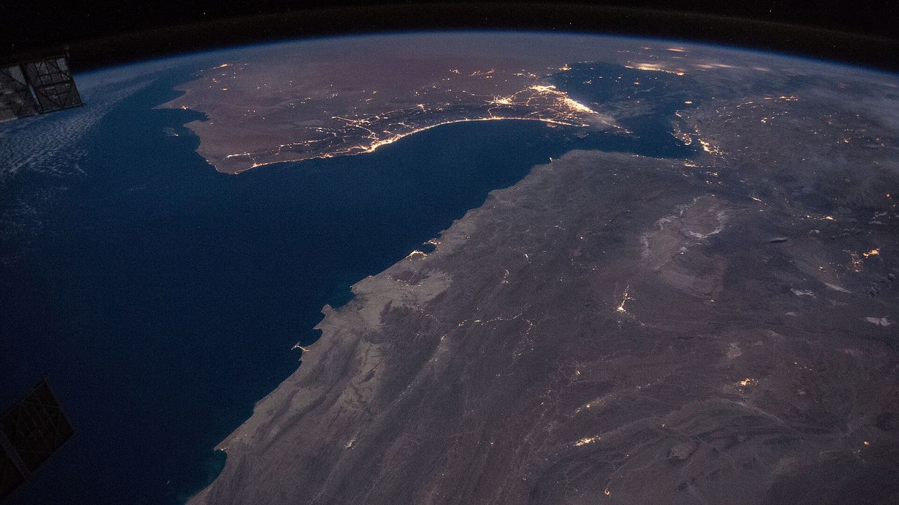 hormuz（太空俯瞰霍爾木茲海峽夜景）