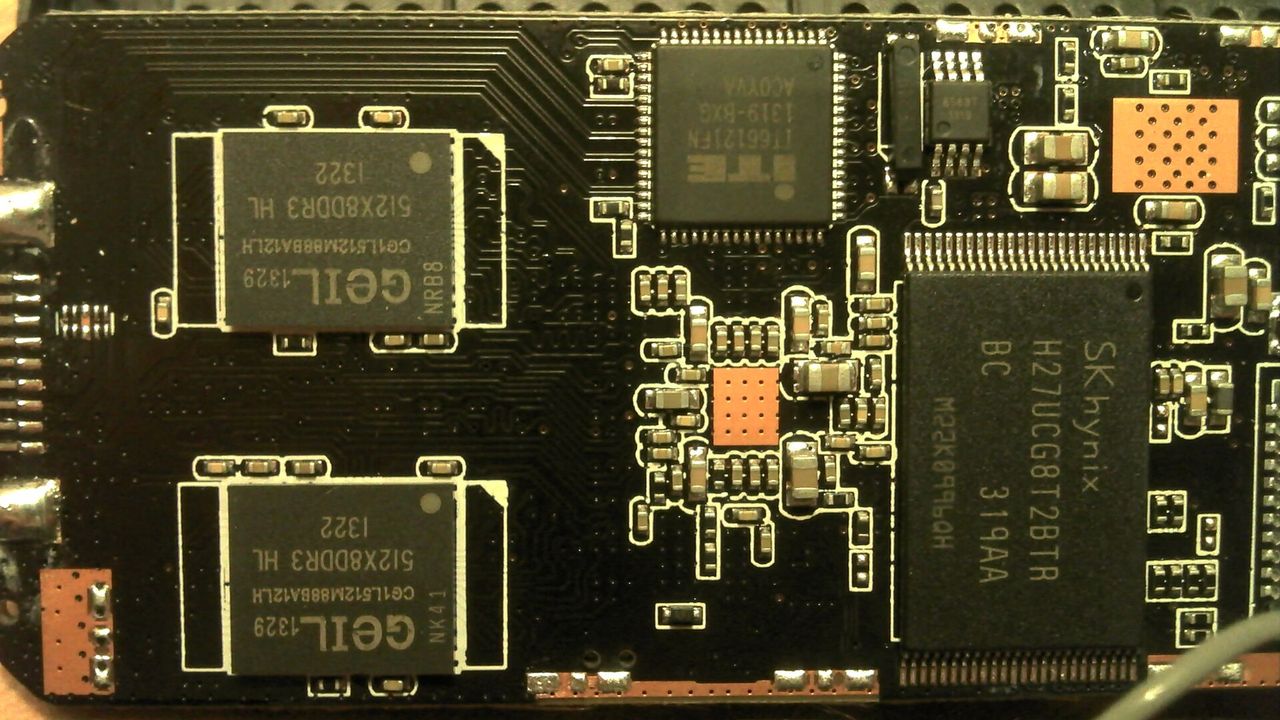 memory(電路板上可見記憶體晶片)