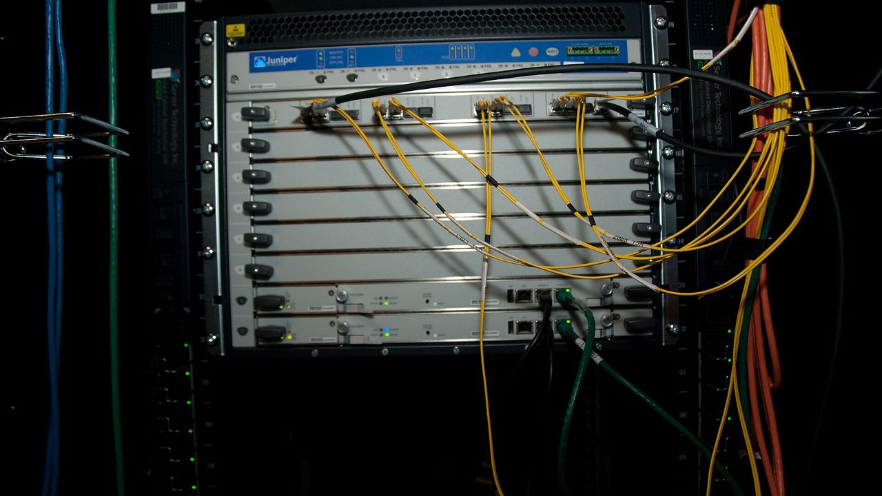 network（實體網路交換機設備實景）