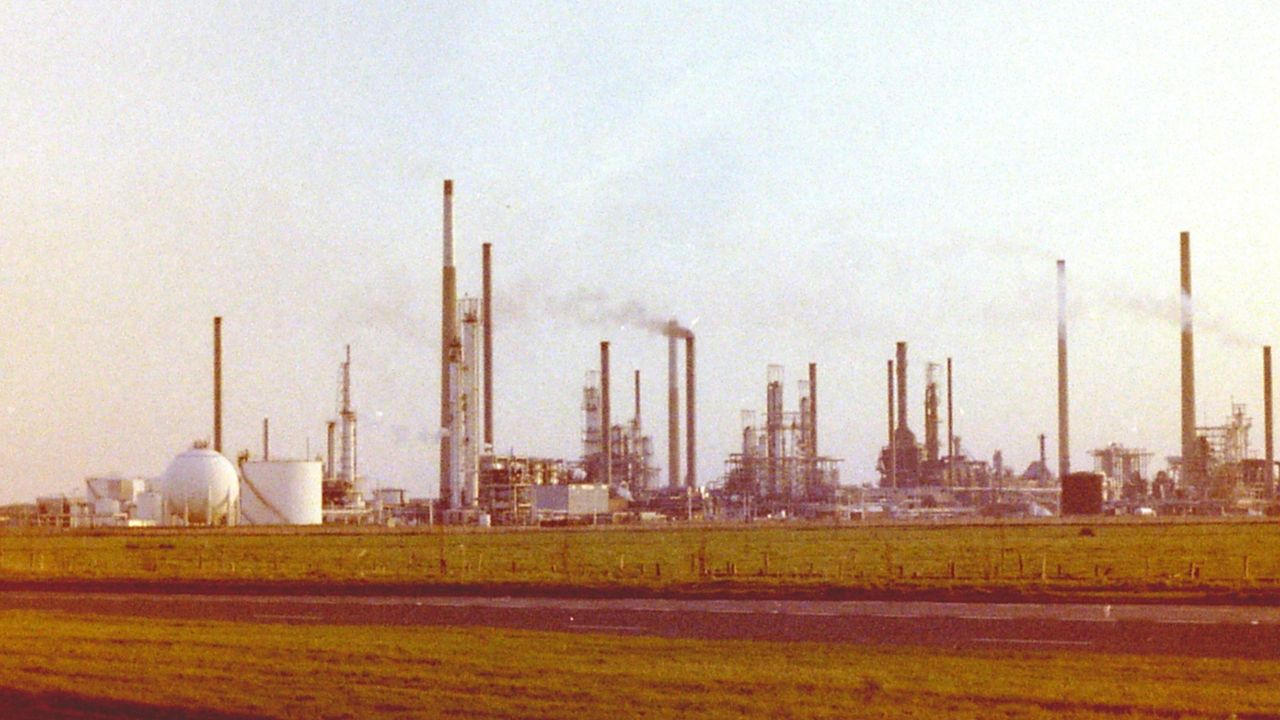 oil（煉油廠實景遠景）