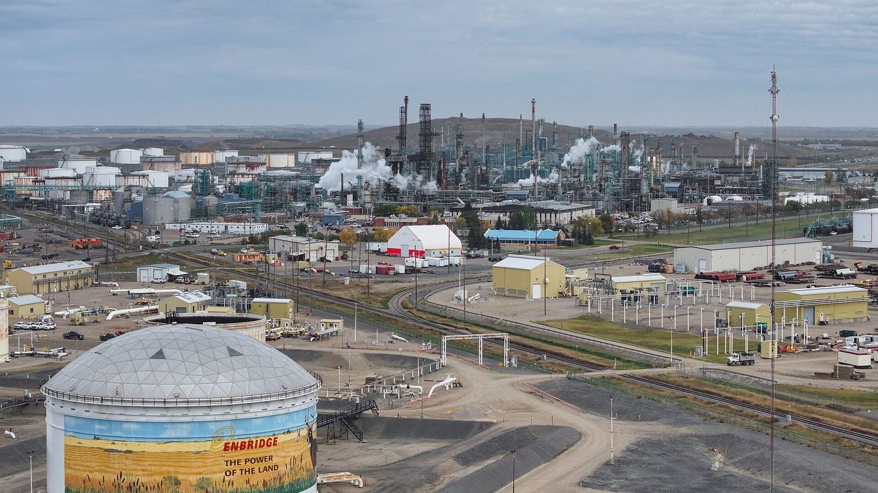 oil（煉油廠與儲油槽設施實景）