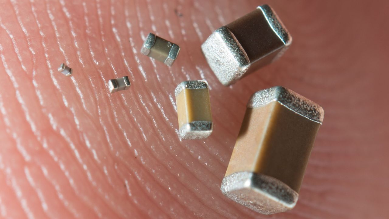 指尖上的表面黏著電容