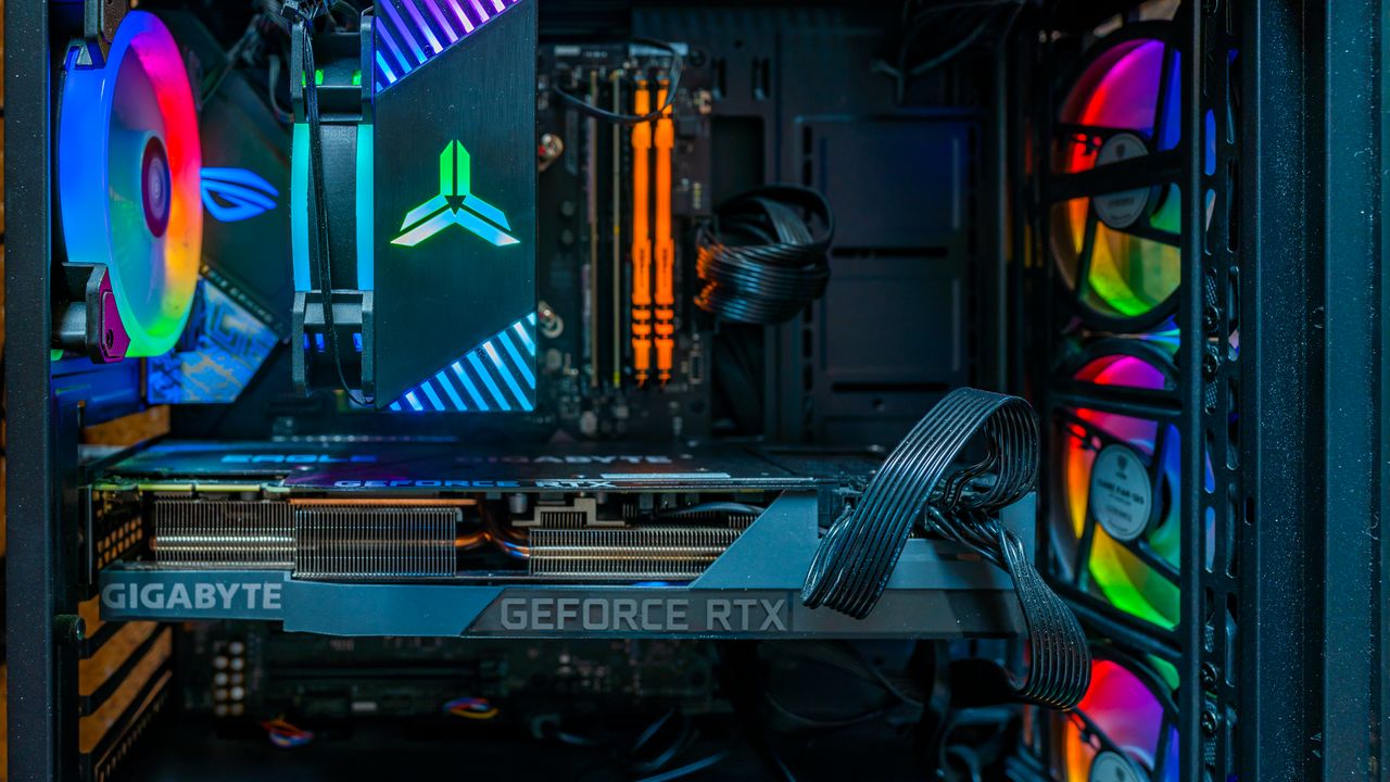 pc（電腦機殼內部實景）