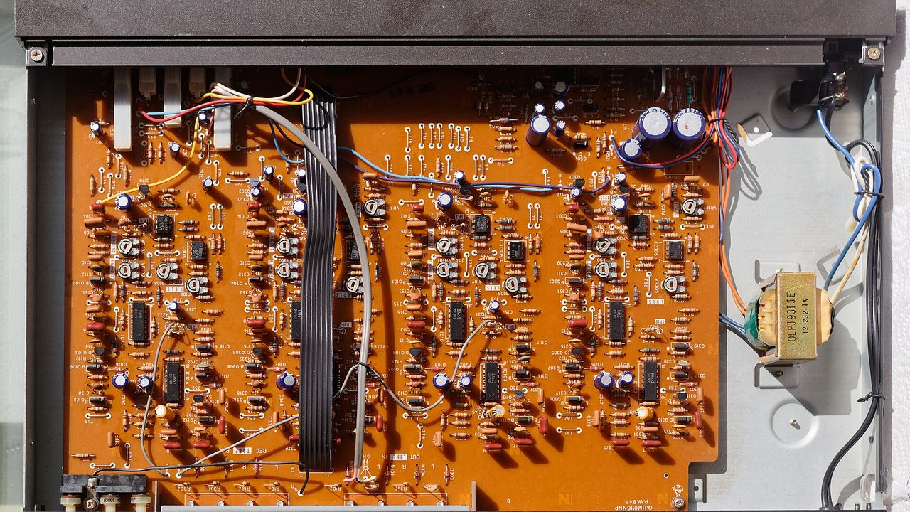 pcb（電子設備內部的印刷電路板）