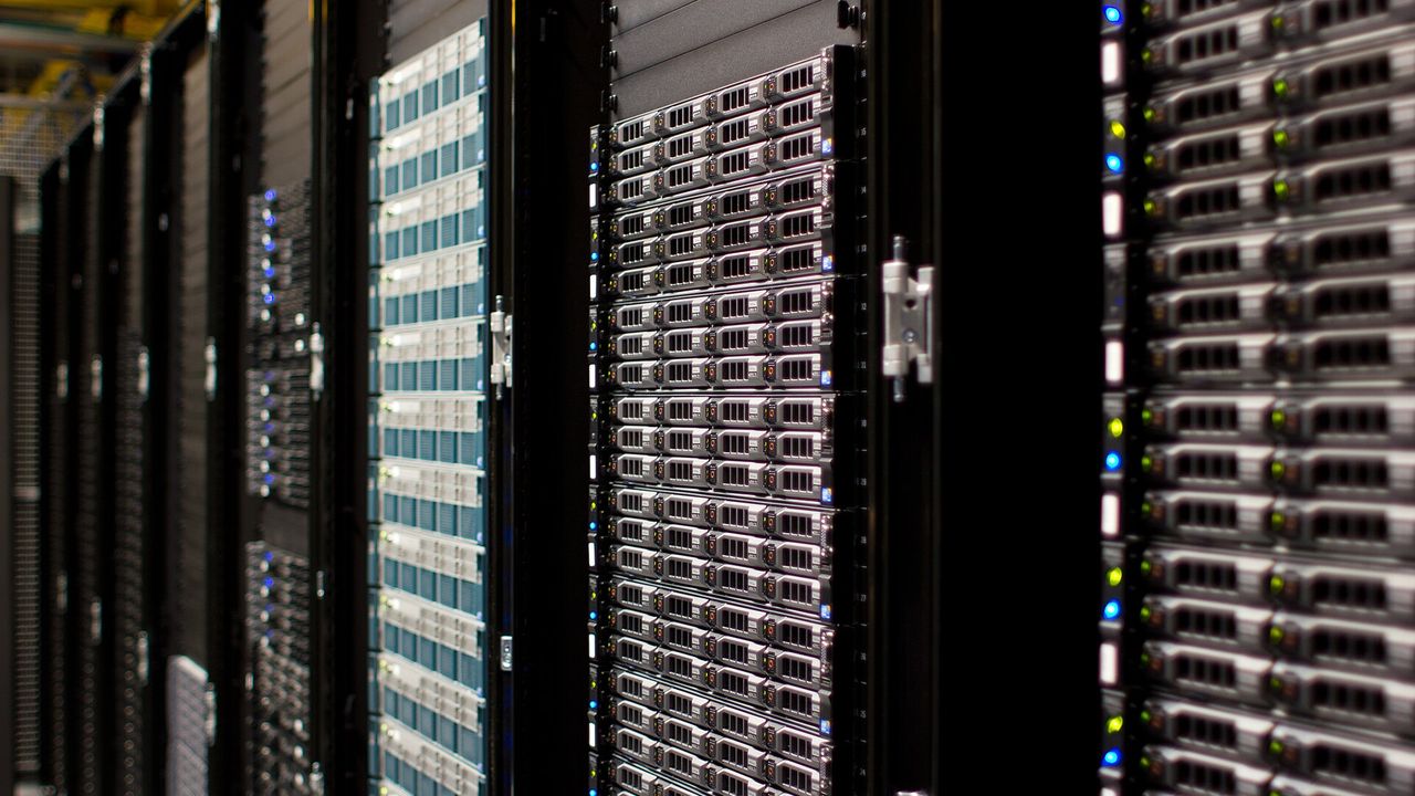server（伺服器機房實景照片）