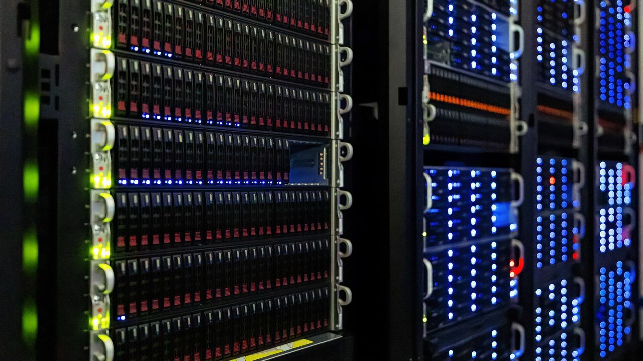 server（機房伺服器機架實景）